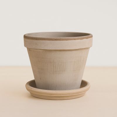 terracotta pot grijs
